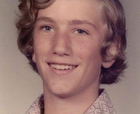 He captivated Hollywood with his unforgettable performances and scandalous love affairs with some of the most iconic women in the industry. Now, at 55, this legendary star has vanished from the spotlight, living a mysterious, reclusive life deep in the heart of nature. Check the comments!