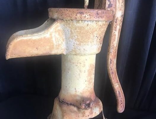 The whole internet collaborated and couldn’t find what this is. I’m not sure what this is, 50% of people don’t know too…