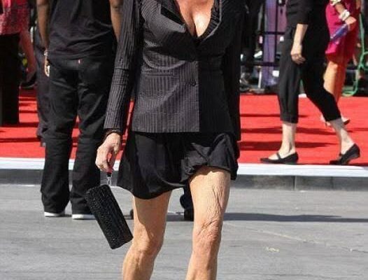 «No retouching, just reality!» The following scandalous paparazzi photos of show business stars have been surfacing the network