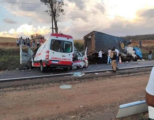 Serious collision involving truck and ambulance k!lls two people and… See more