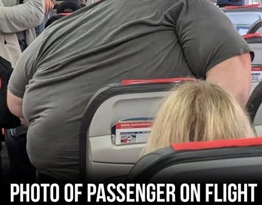 Photo of passenger on flight goes viral, has everyone saying the same thing